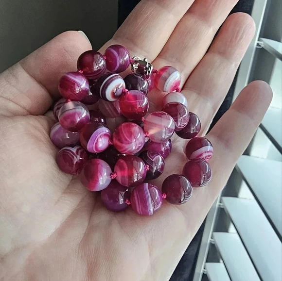 Natural Agate Rasberry Pink String of Beads Necklace Fuchsia Bead  18" - Picture 3 of 4